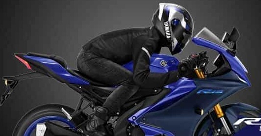Yamaha R15 4th gen 2022 riding position